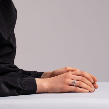 Δαχτυλίδι με δύο πλευρές