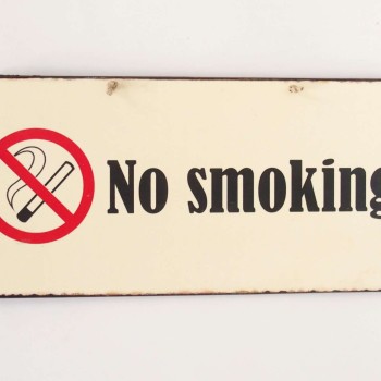 Πινακίδα "No smoking"
