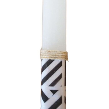 Λαμπάδα με γραμμικά ασπρόμαυρα σχέδια