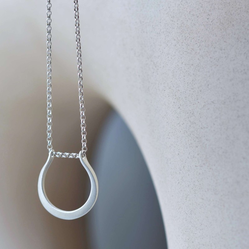 Κολιέ κλειστό πέταλο