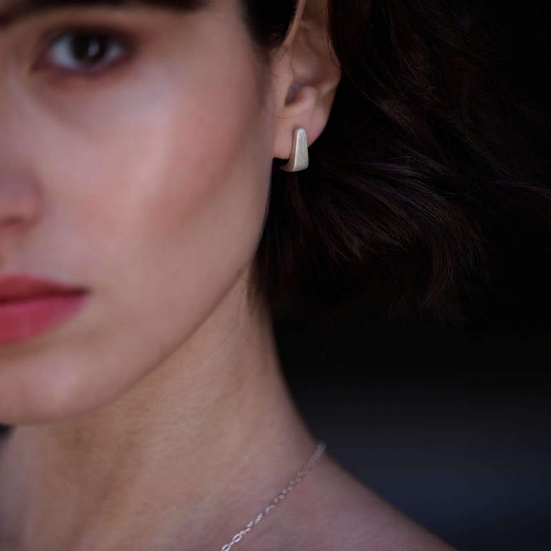 Σκουλαρίκια κυρτά ματ