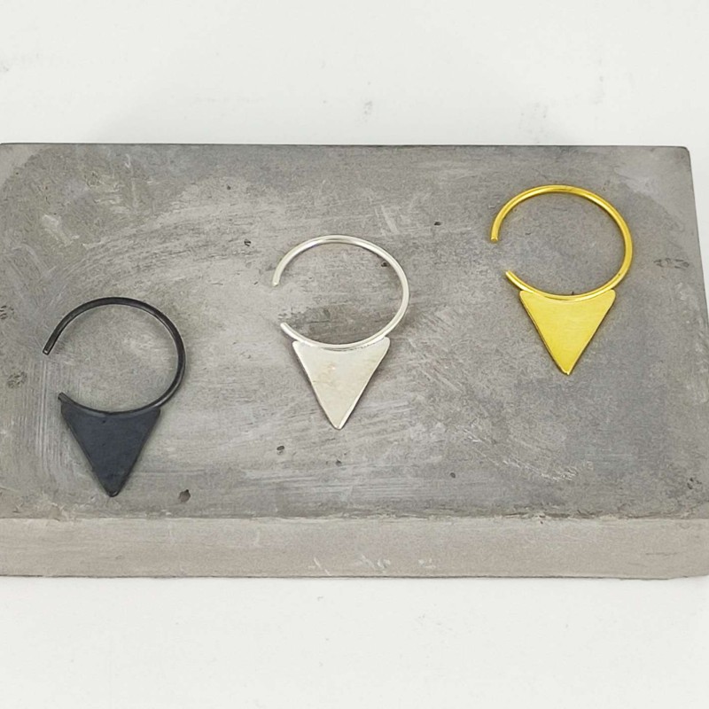 Mini single earrings τρίγωνο μεγάλο