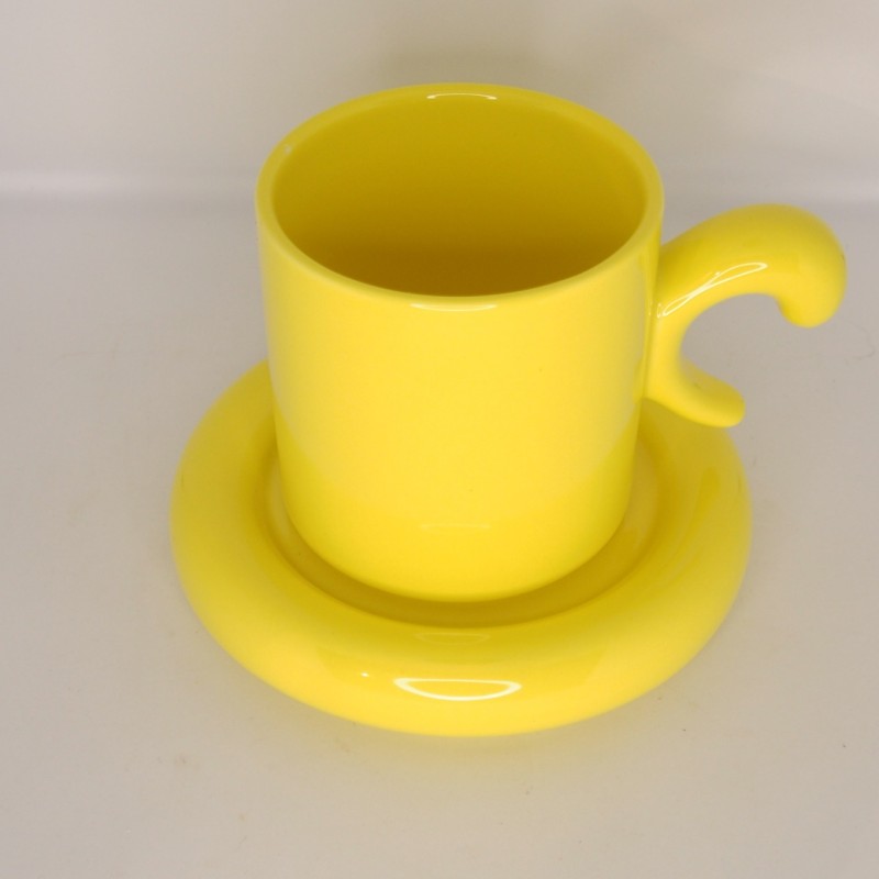 Κούπα με ανοιχτή λαβή