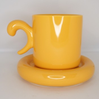 Κούπα με ανοιχτή λαβή