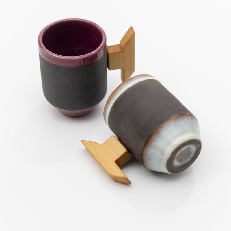 Κεραμική κούπα με ξύλινο χερούλι