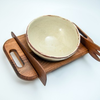 Κεραμική σαλατιέρα με ξύλινη βάση καρυδιάς