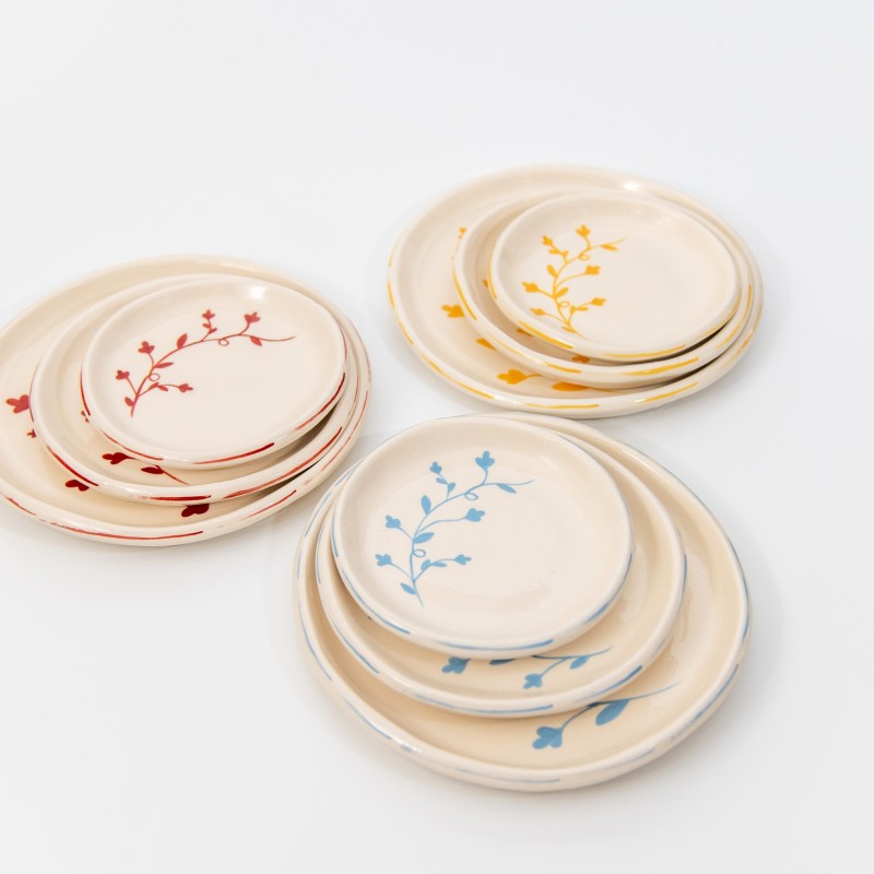 Πιάτo κεραμικό με κίτρινα λουλούδια